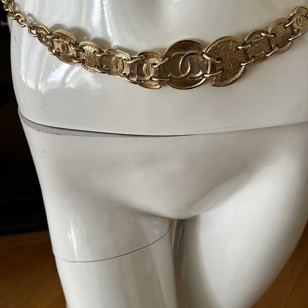 Authentic Chanel fabulous reversible coin belt worn only twice need to eliminate